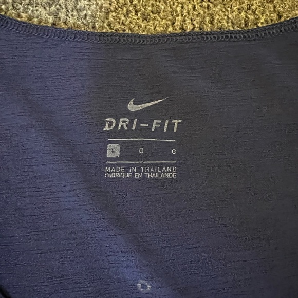 Nike Muscle T-Shirt. Size L.  Navy blue. Worn 2-3 times. Perfect condition. - Picture 3 of 3